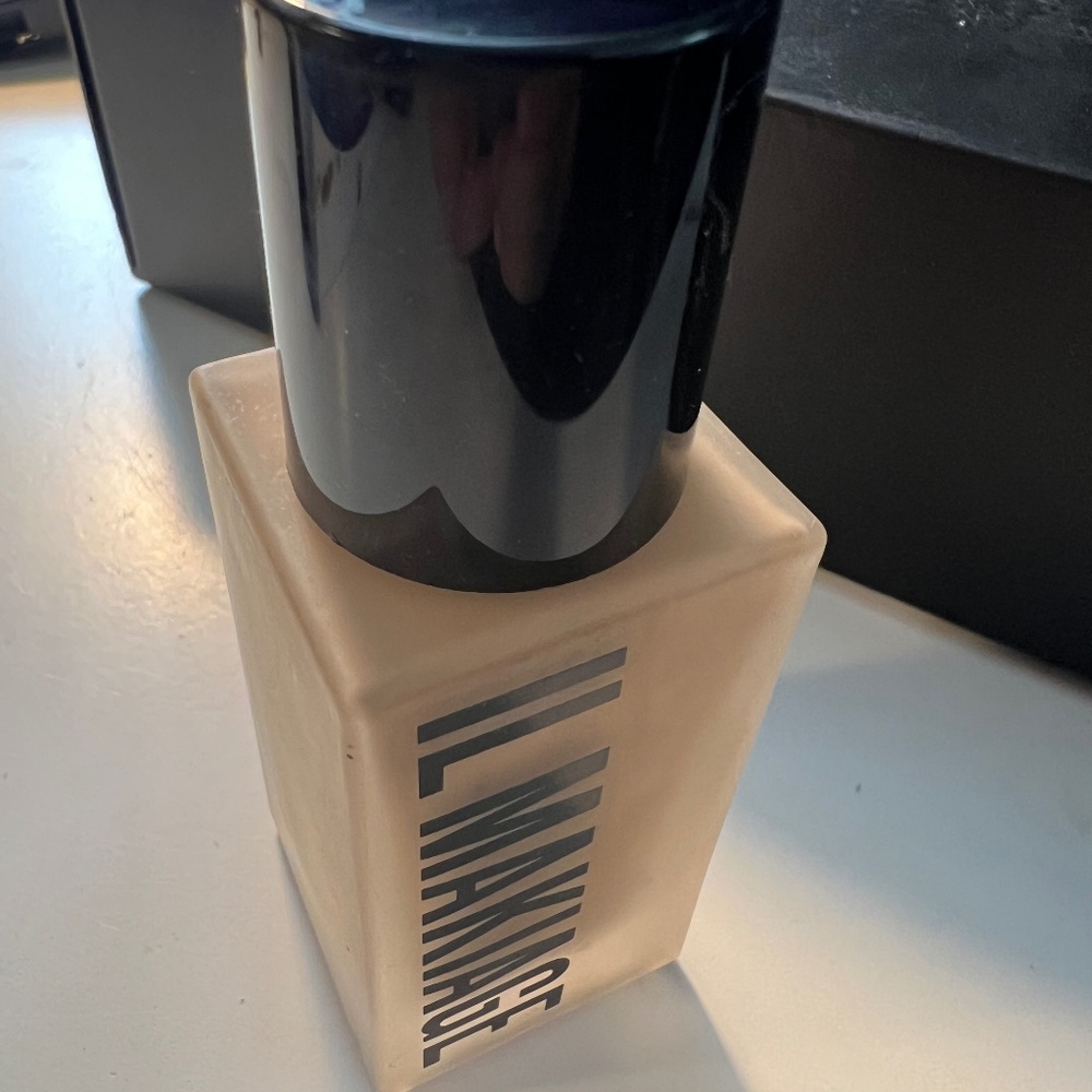 IL MAKIAGE: Woke Up Like This Foundation, Shade 75